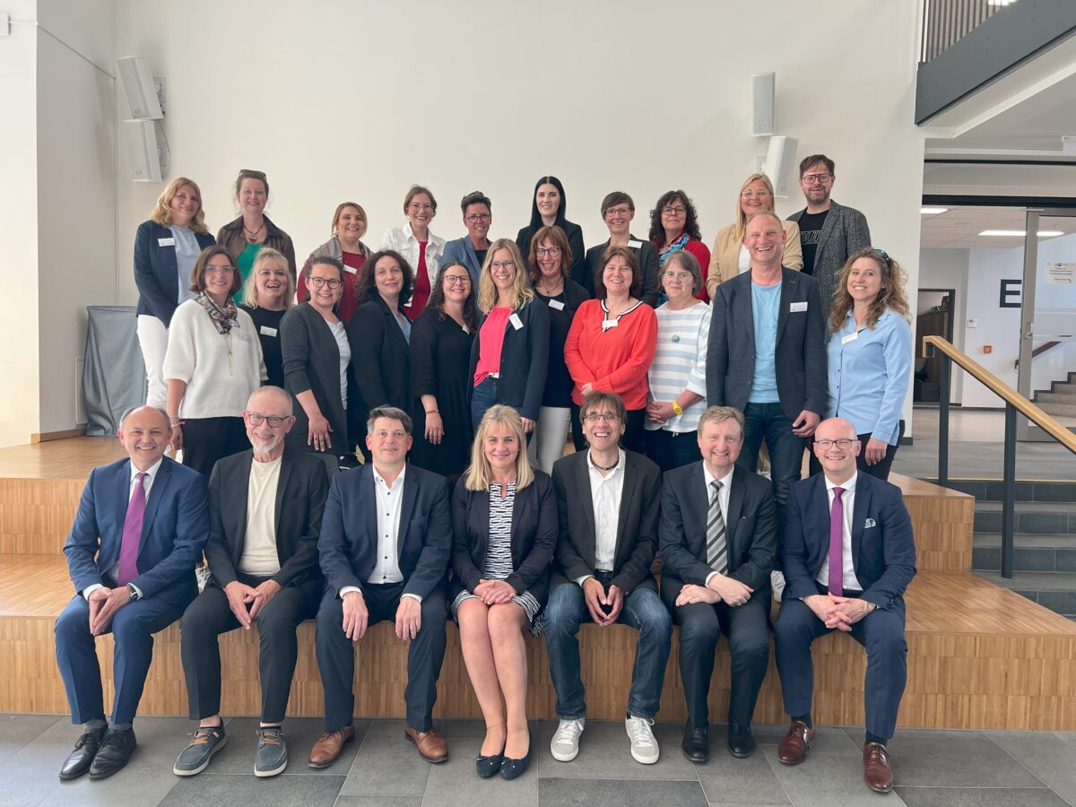 Neue Profis für das Schulfach „Persönliche Entwicklung“: Lehrkräfte beenden Fortbildung