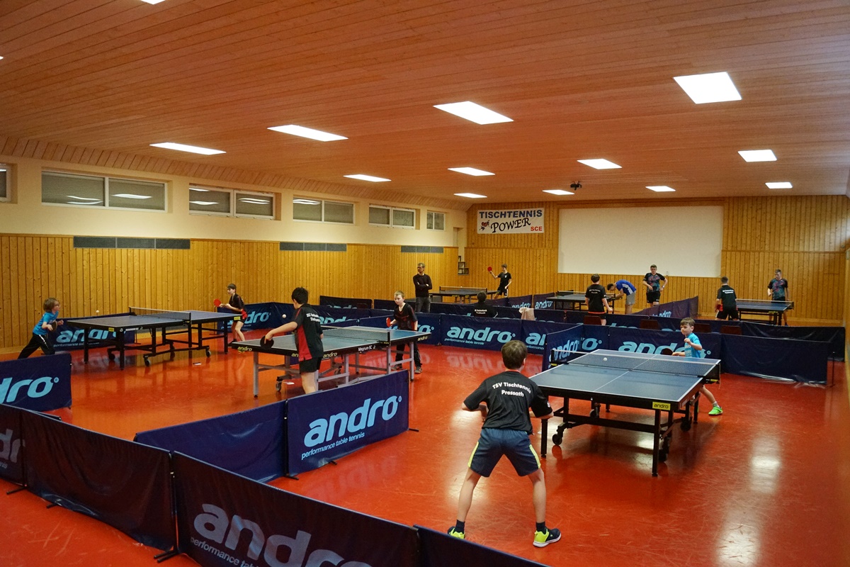 14 Tischtenniscracks bieten beim BTTV-Junior Raceturnier besten Sport