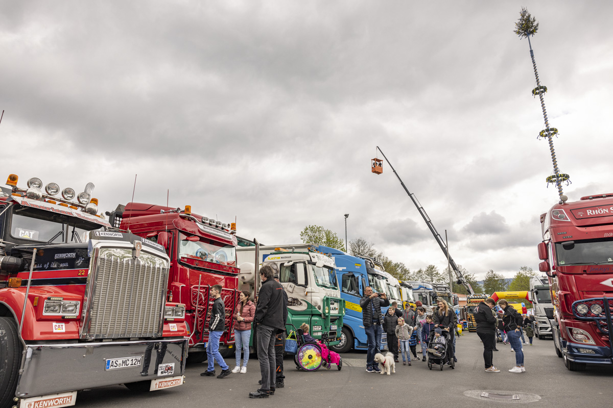 Truckertreffen in Friedenfels: Glänzendes Chrom und dröhnende Motoren