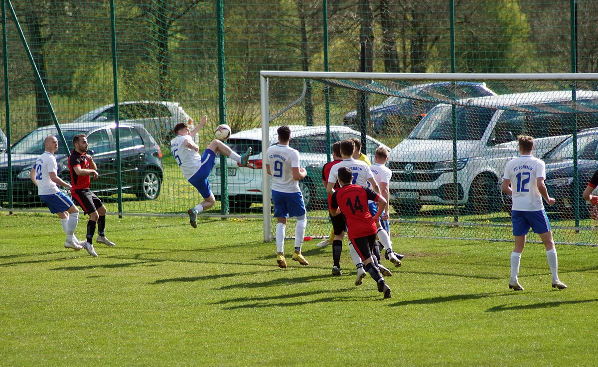 FC Vorbach gewinnt in Haidenaab und kann den Meister-Sekt schon mal kaltstellen