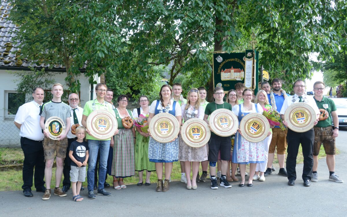 Sportschützengrenzgau Vohenstrauß ehrt Könige und Meister