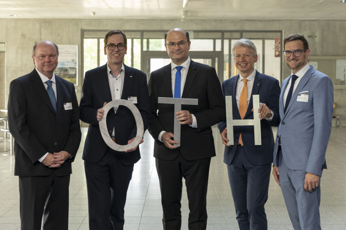 Strahlkraft weit über die Region hinaus: Festakt zum Jubiläum des OTH-Verbunds