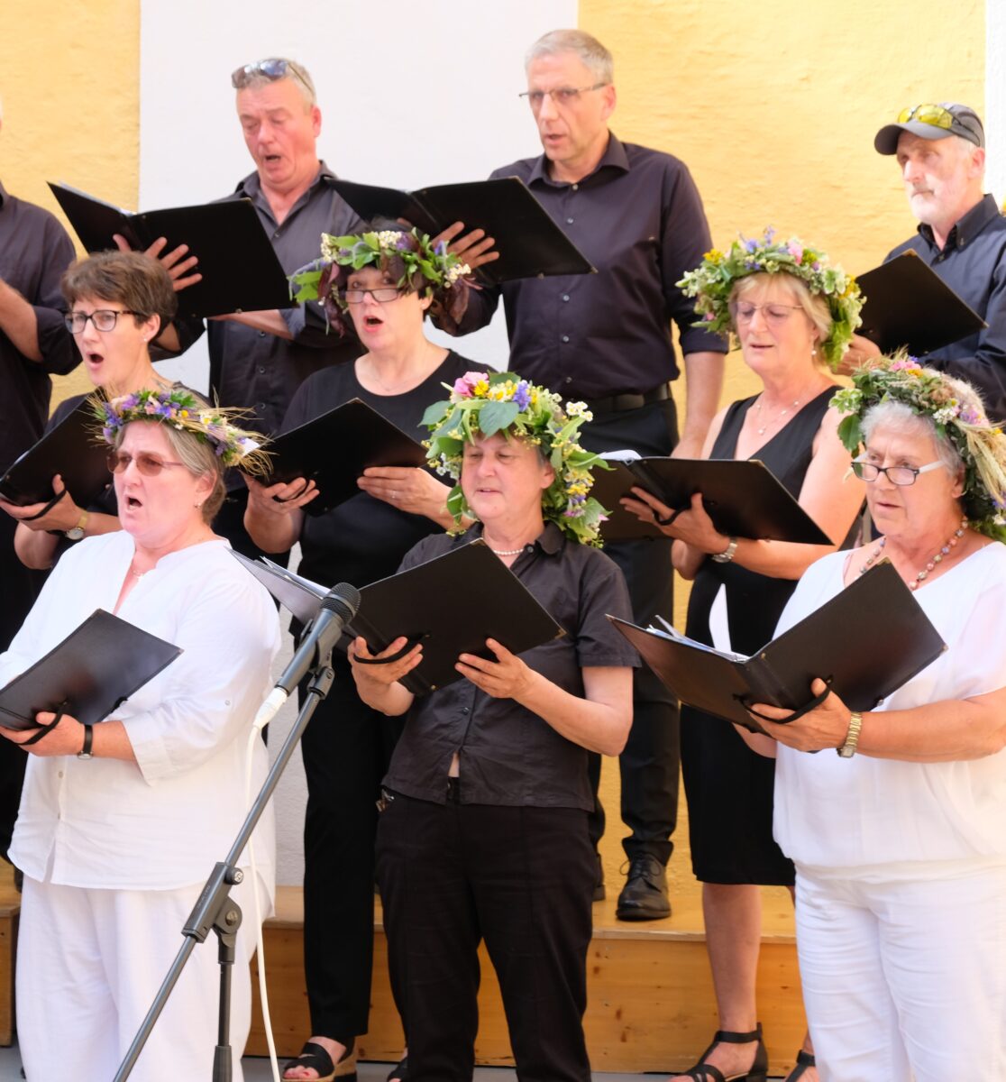"Kloster ganz Chor" verzückt 500 Zuhörer