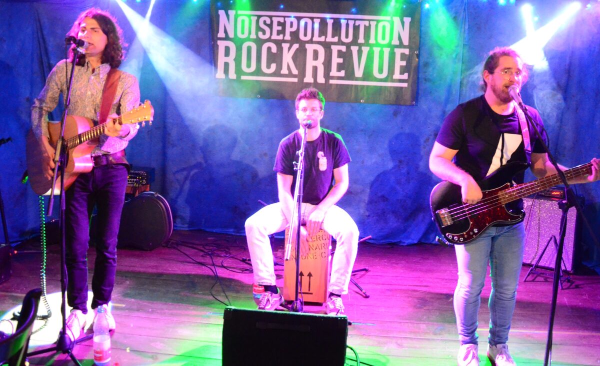 "Noisepollution Rockrevue" überrascht mit mehrstimmigem Gesang auf der "Live Stage"