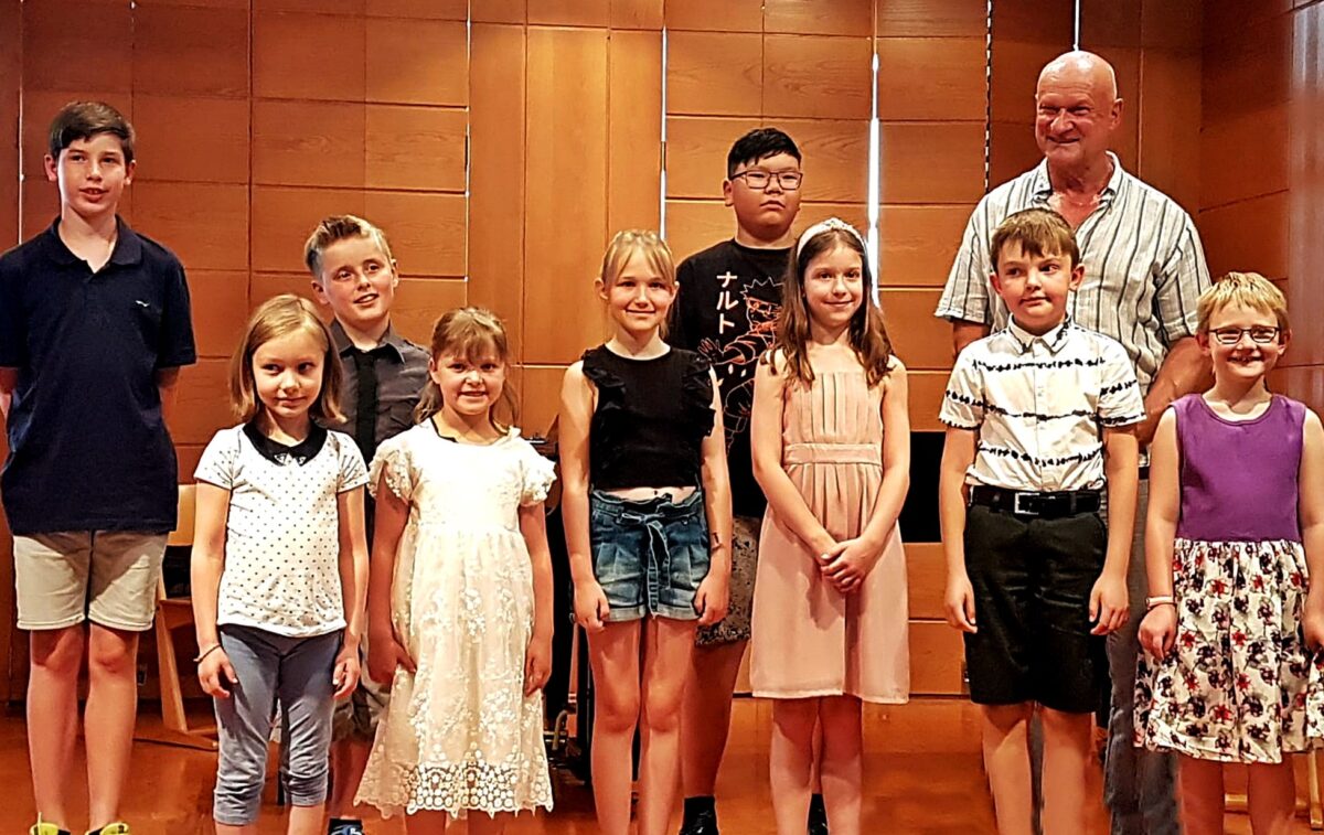 Großer Applaus für Klavier- und Gitarrenschüler