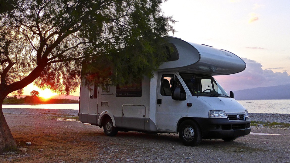 Radfahrer in Bodenwöhr von Wohnmobil abgedrängt