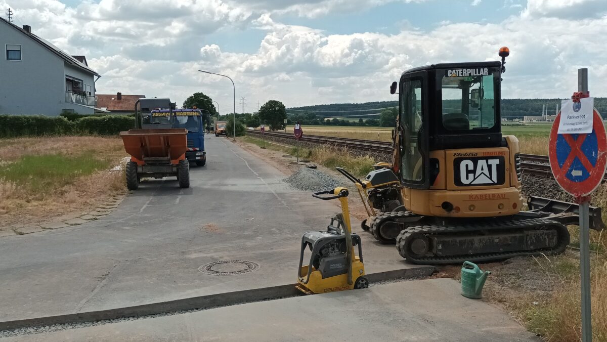 Stromnetz Weiden verlegt neues Erdkabel im Bereich Rothenstadt