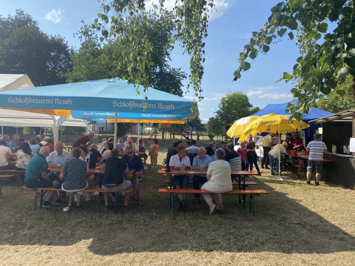 Neuhauser Siedler feiern idyllisches Parkfest