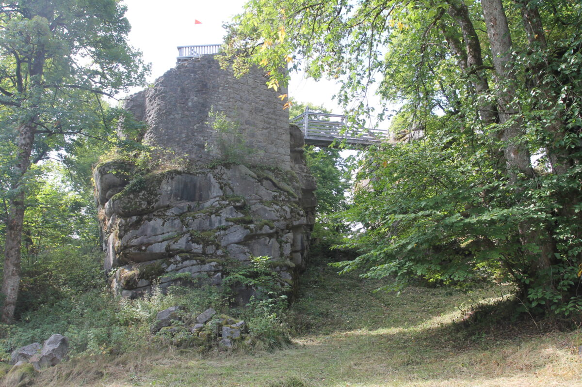 Georgenberg feiert die Erstürmung der Burgruine Schellenberg