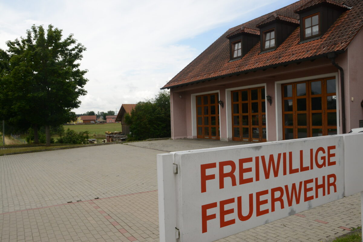 Freiwillige Feuerwehr Waidhaus erhält neuen Gerätewagen