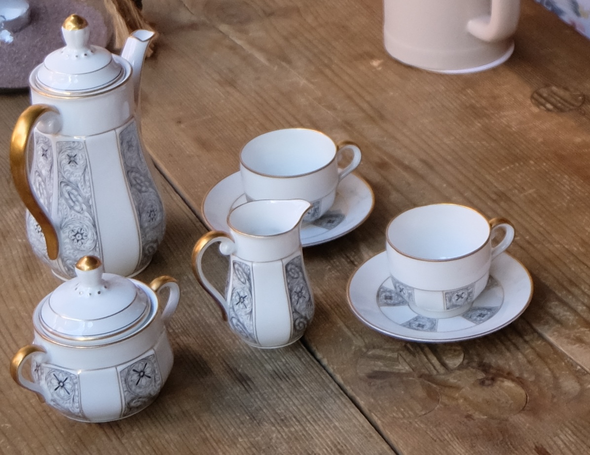 Weltweit größter Sammler von Plankenhammer Porzellan