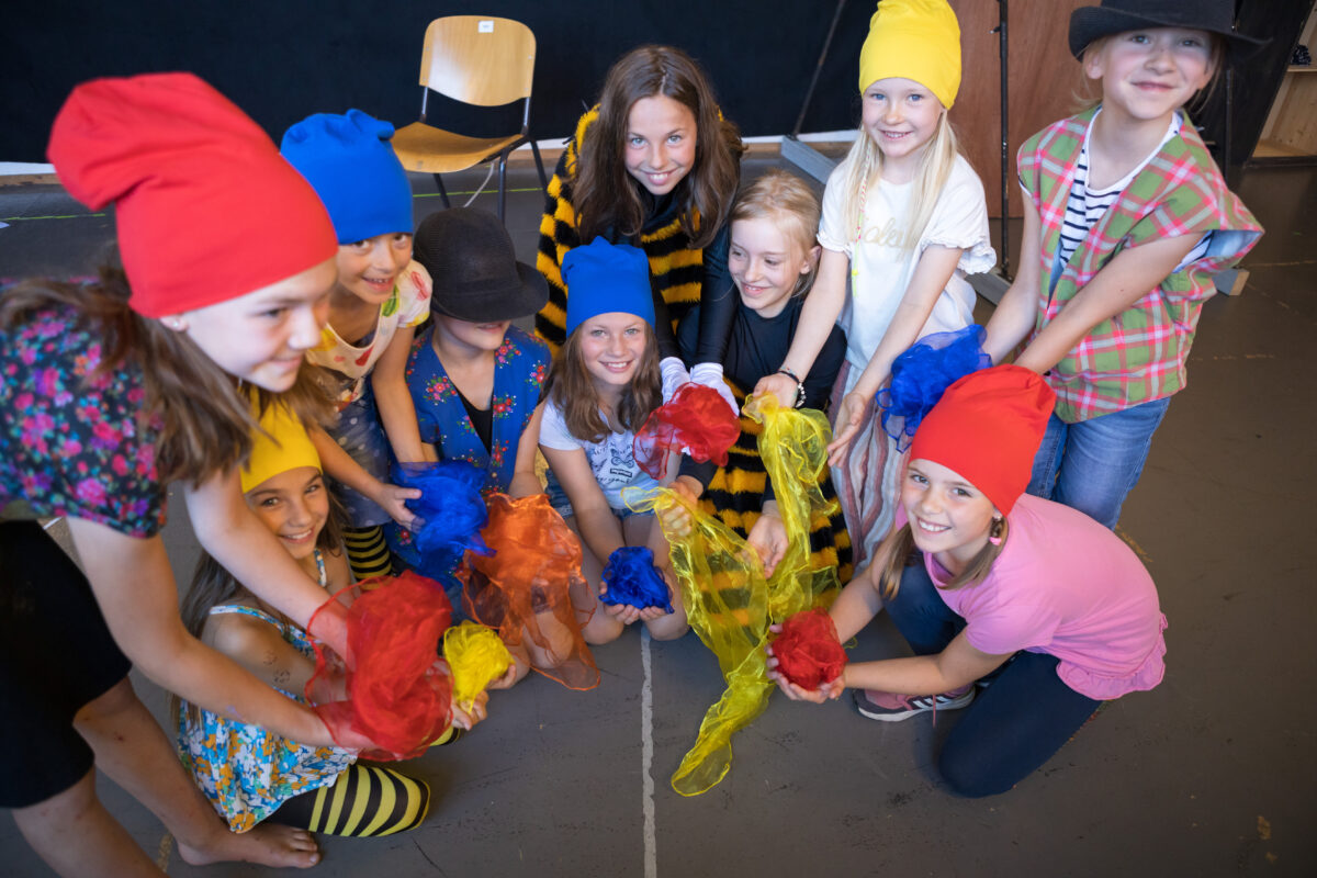 Junges LTO präsentiert „Frühling im Lande Kunterbunt“