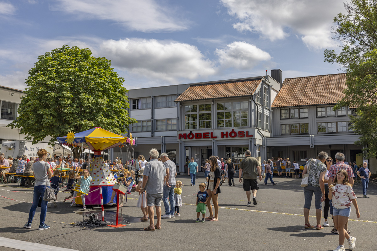Möbel Hösl lädt zur Gewerbeschau: Satte Rabatte und regionale Aussteller