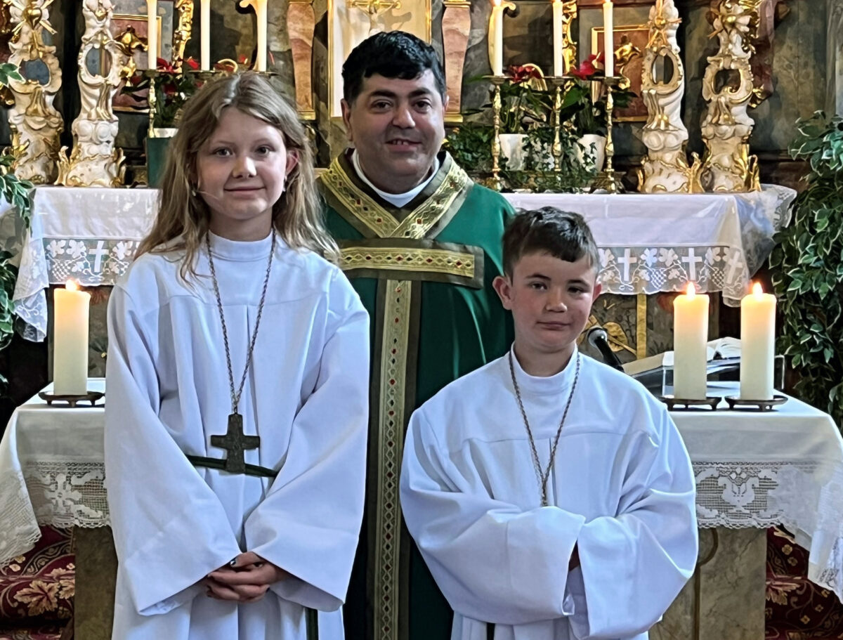 Ministrantenaufnahme in der Wallfahrtskirche St. Laurentius Weißenbrunn
