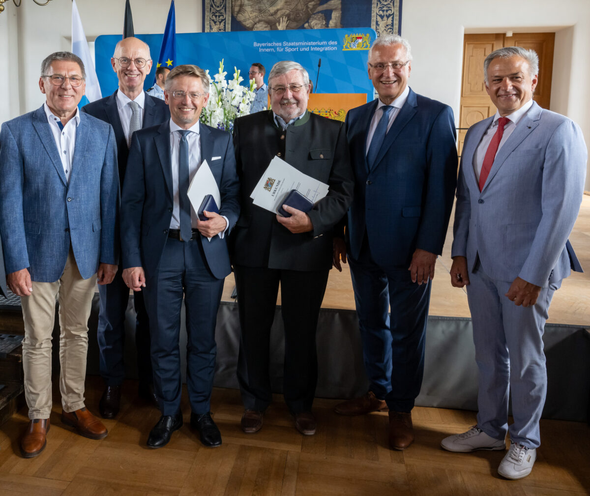 Kommunale Verdienstmedaille für Otmar Zeitler und Tobias Reiß