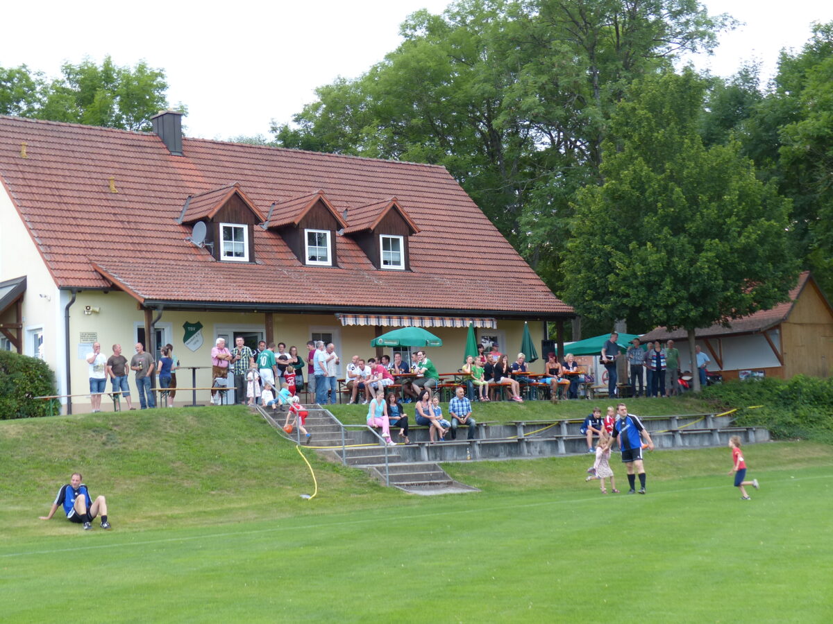 TSV Neudorf feiert Aufstieg vor 30 Jahren noch einmal