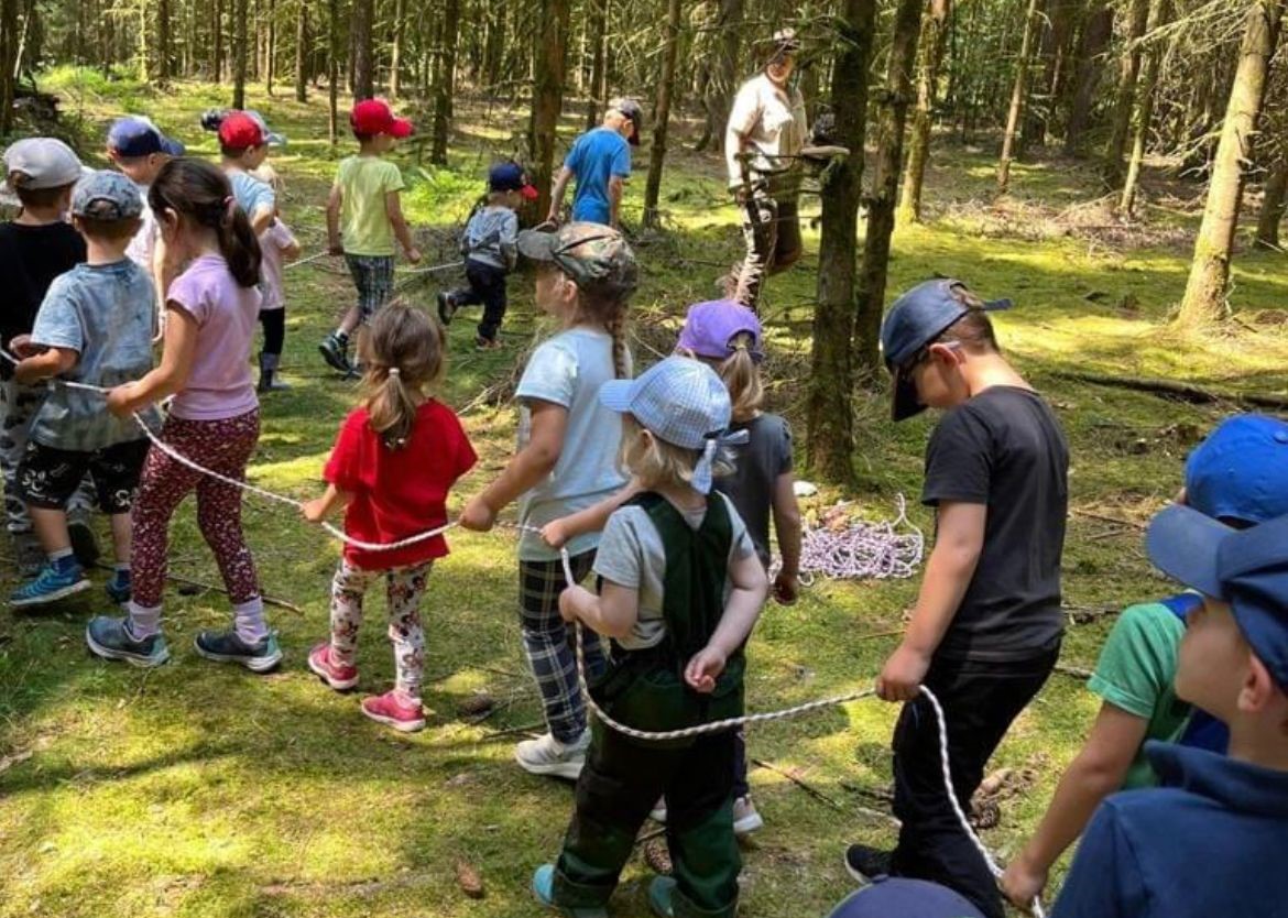 Wie die Kleinen des Kinderhauses Hl. Geist eine Fledermaus retteten