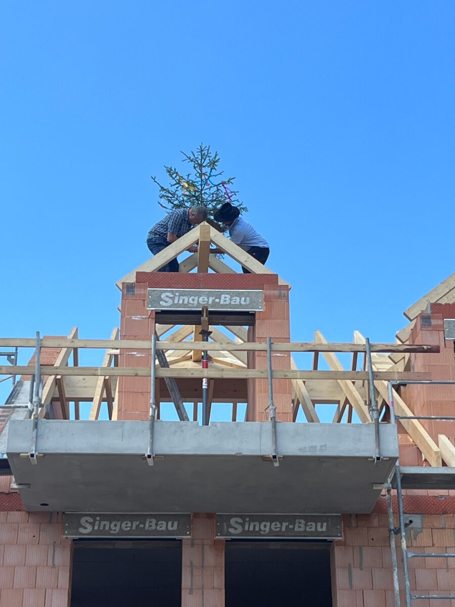 Weiteres Richtfest in Plößberg mit zahlreichen Gästen