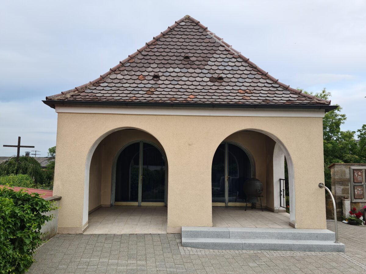 Gemeinderat Schlammersdorf: Arbeiten am Leichenhaus stehen an