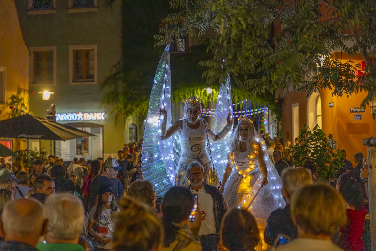 Tausende Besucher genießen einen tollen Abend bei Weiden Träumt