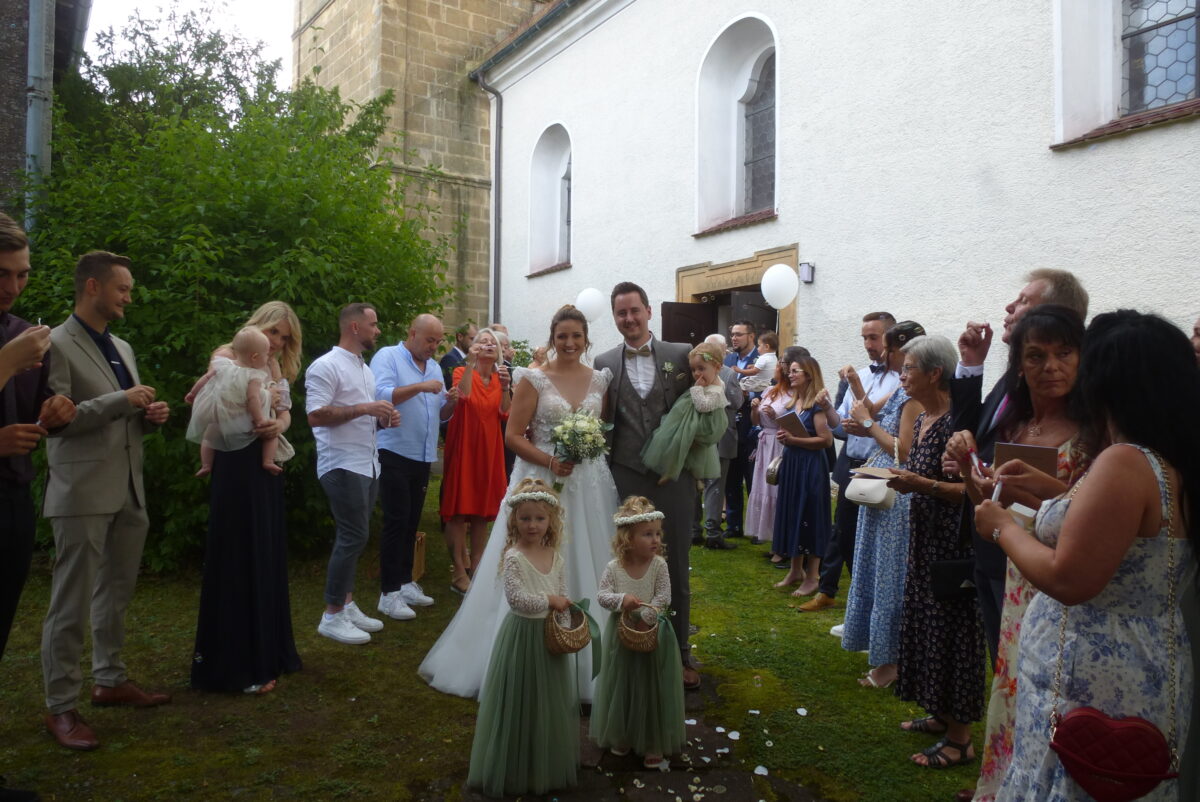 Die große Liebe beim Lasertag spielen gefunden