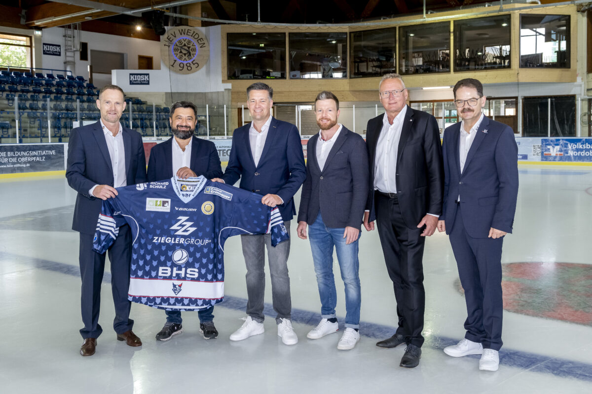 Spezialisten des Klinikums kümmern sich um die verletzten Cracks der Blue Devils