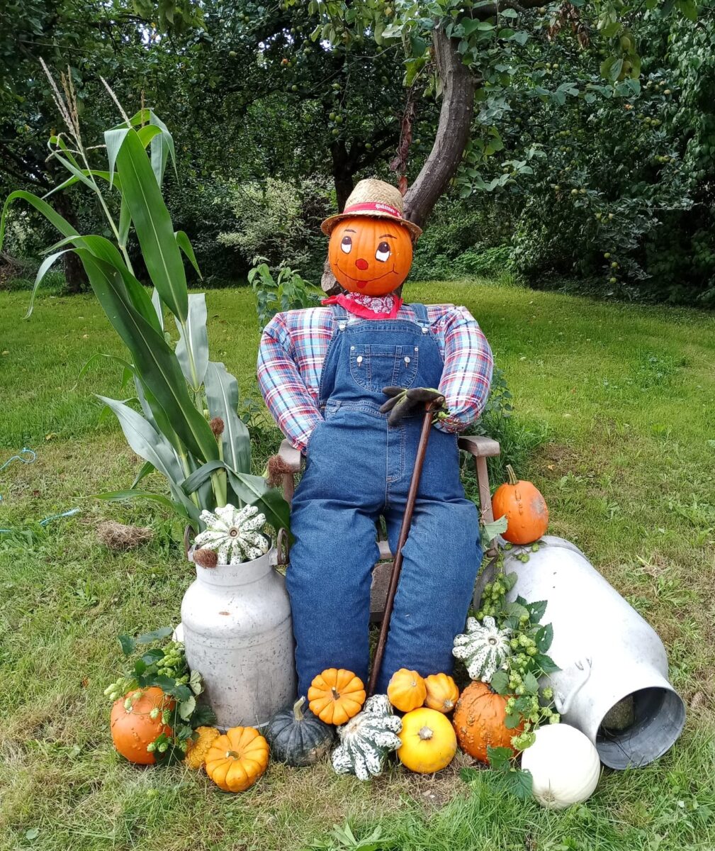 Trotz düsterer Spätsommertage: Bunte Kreativität in Haselbrunn