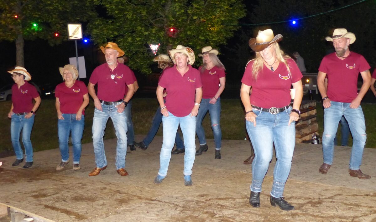 Neudorfer starten mit vielen Gästen in das Dorffest-Wochenende