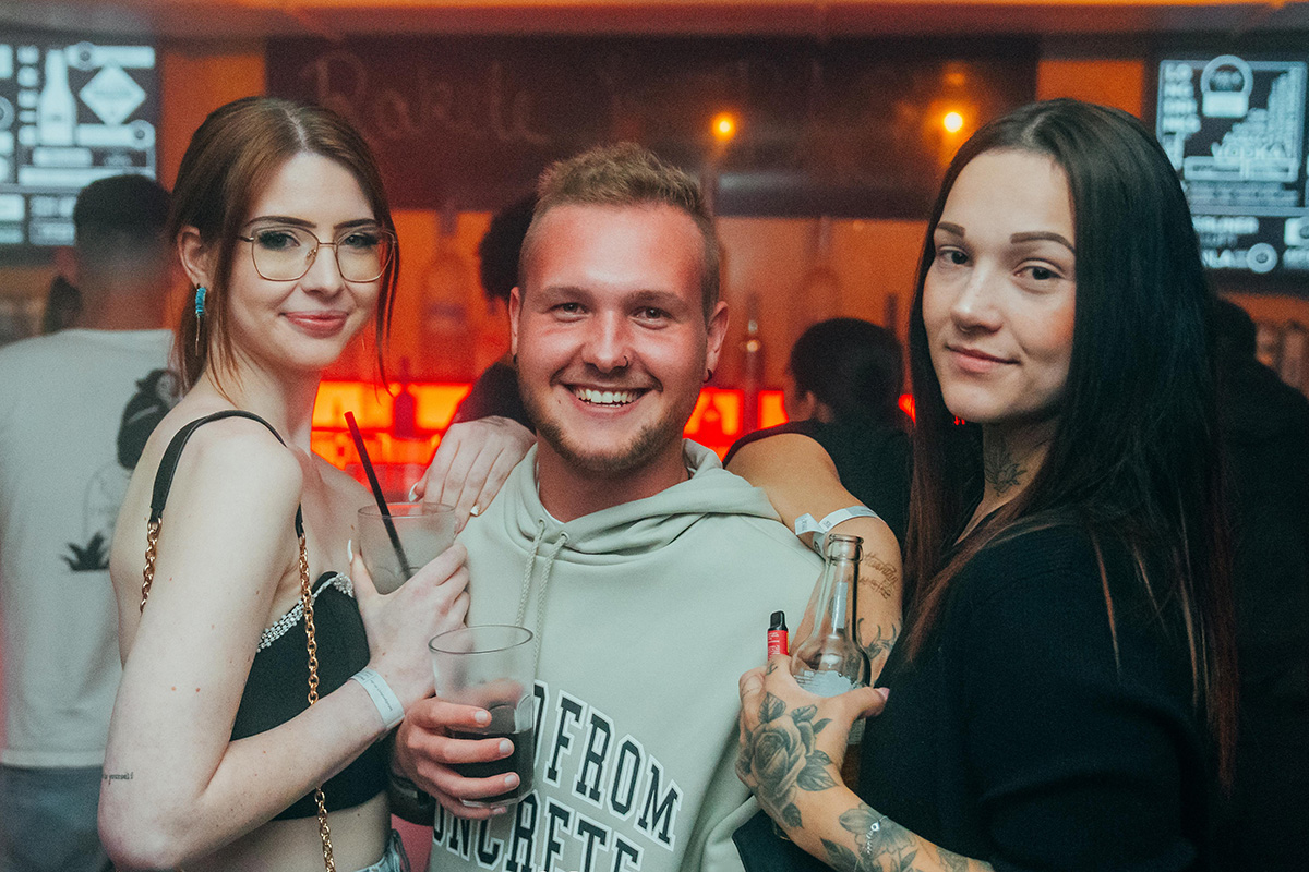 Bildergalerie: Eine heiße Partynacht im Hashtag Weiden