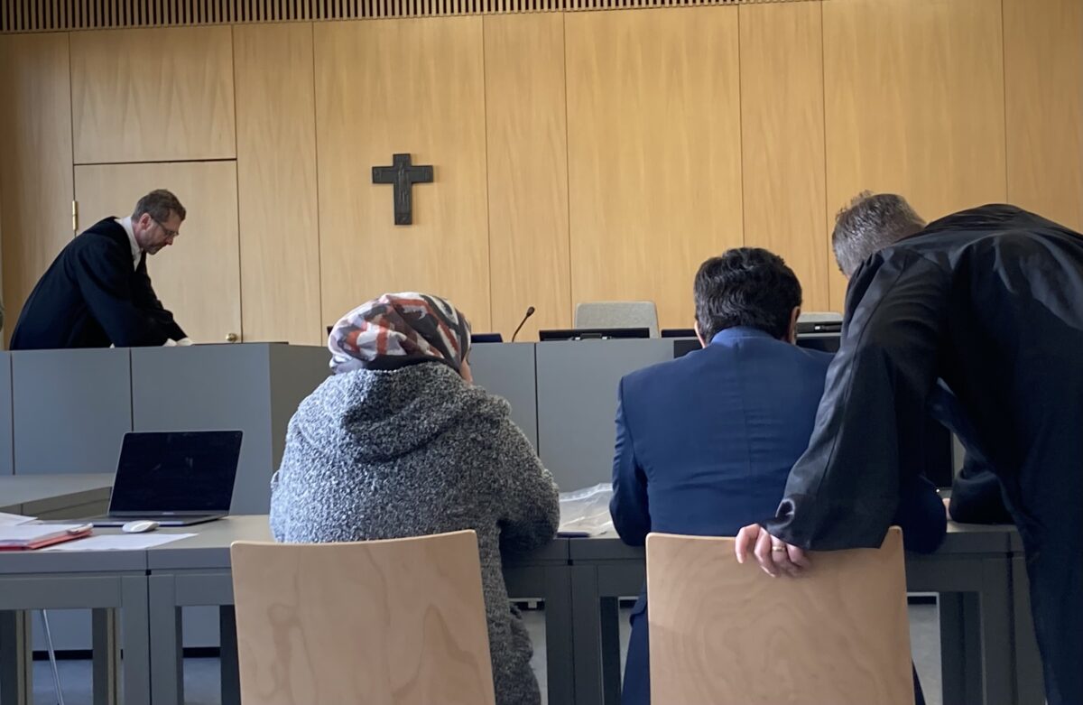 syrische Mutter Fensterwurf Landgericht Weiden