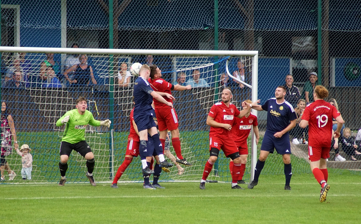 Nach der langen Pause wird es für einige Fußballteams wieder ernst