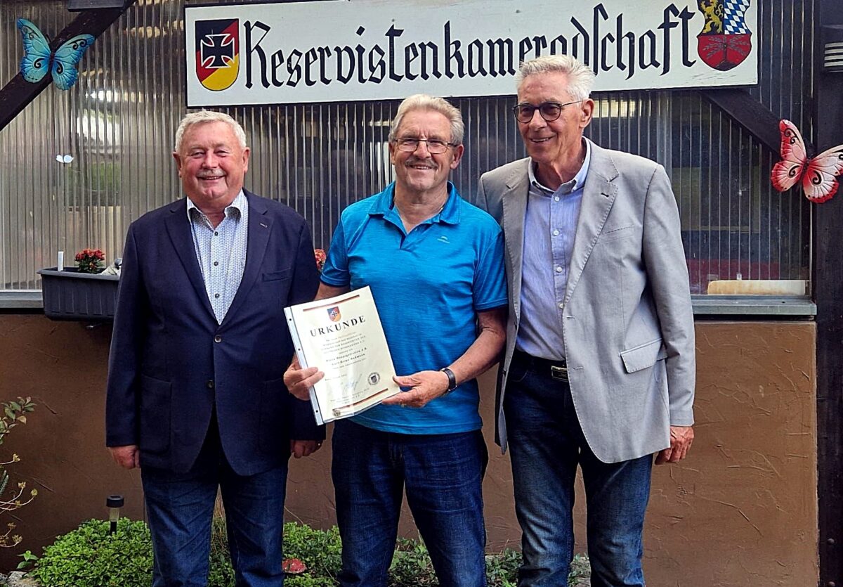 Reservistenkameradschaft Weiden mit Sommerfest und Ehrung