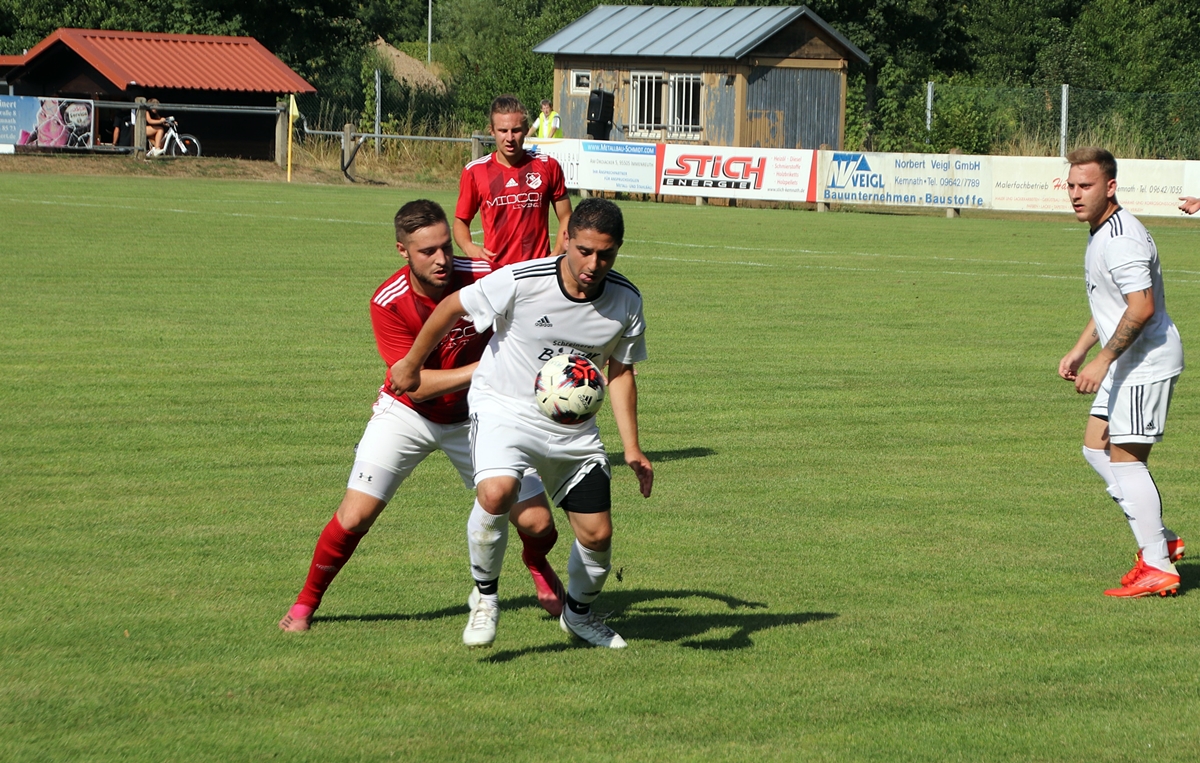 Kreisklasse West: Alle Augen richten sich auf das heiße Derby in Kemnath