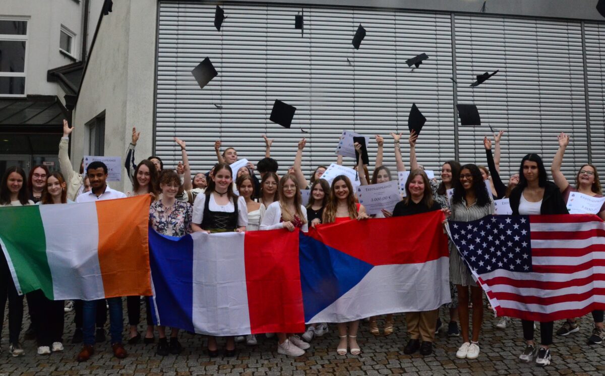 Sprachenzentrum Oberpfalz verabschiedet erfolgreiche Absolventinnen und Absolventen