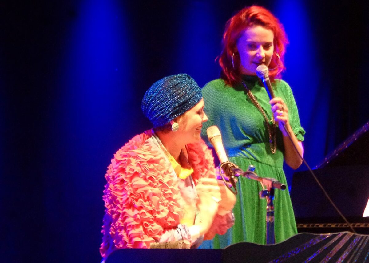 Standing Ovations für großartigen Auftritt zweier völlig verschiedener Künstlerinnen