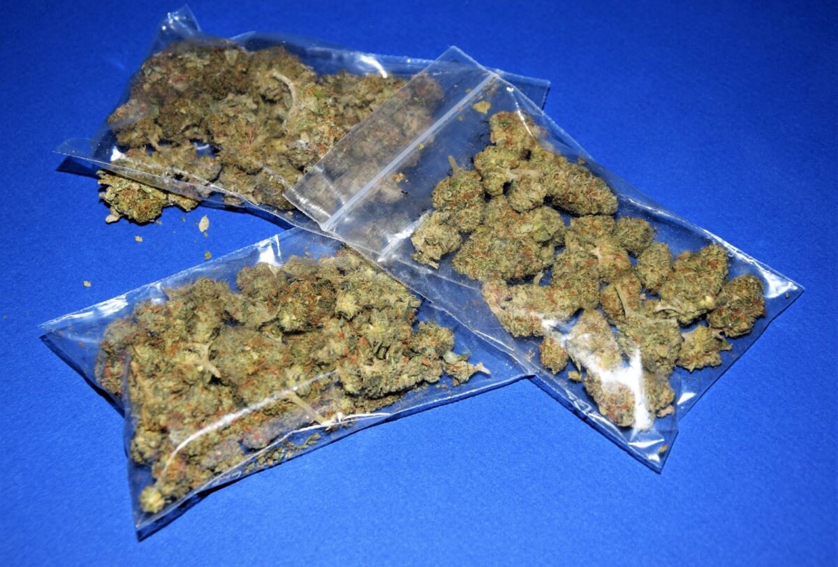 Marihuanageruch strömt aus dem Zimmer