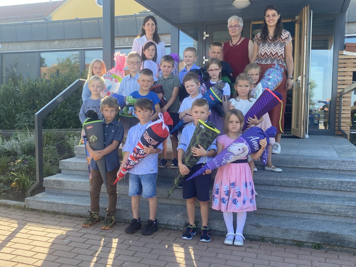 Schulstart mit 16 Erstklässlern