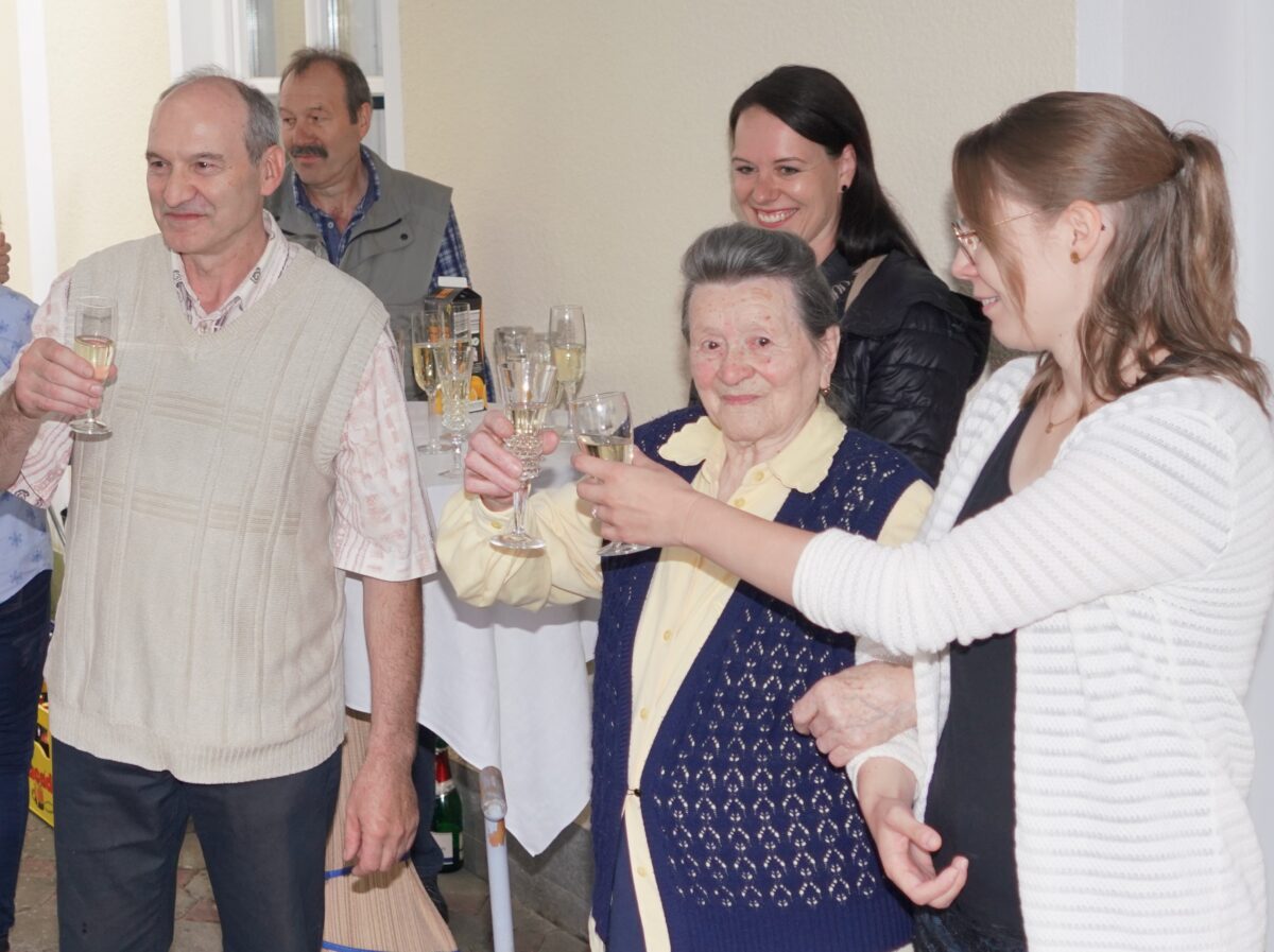 Mit 100 Jahren frisch und fit: Älteste Waldthurnerin feiert Geburtstag