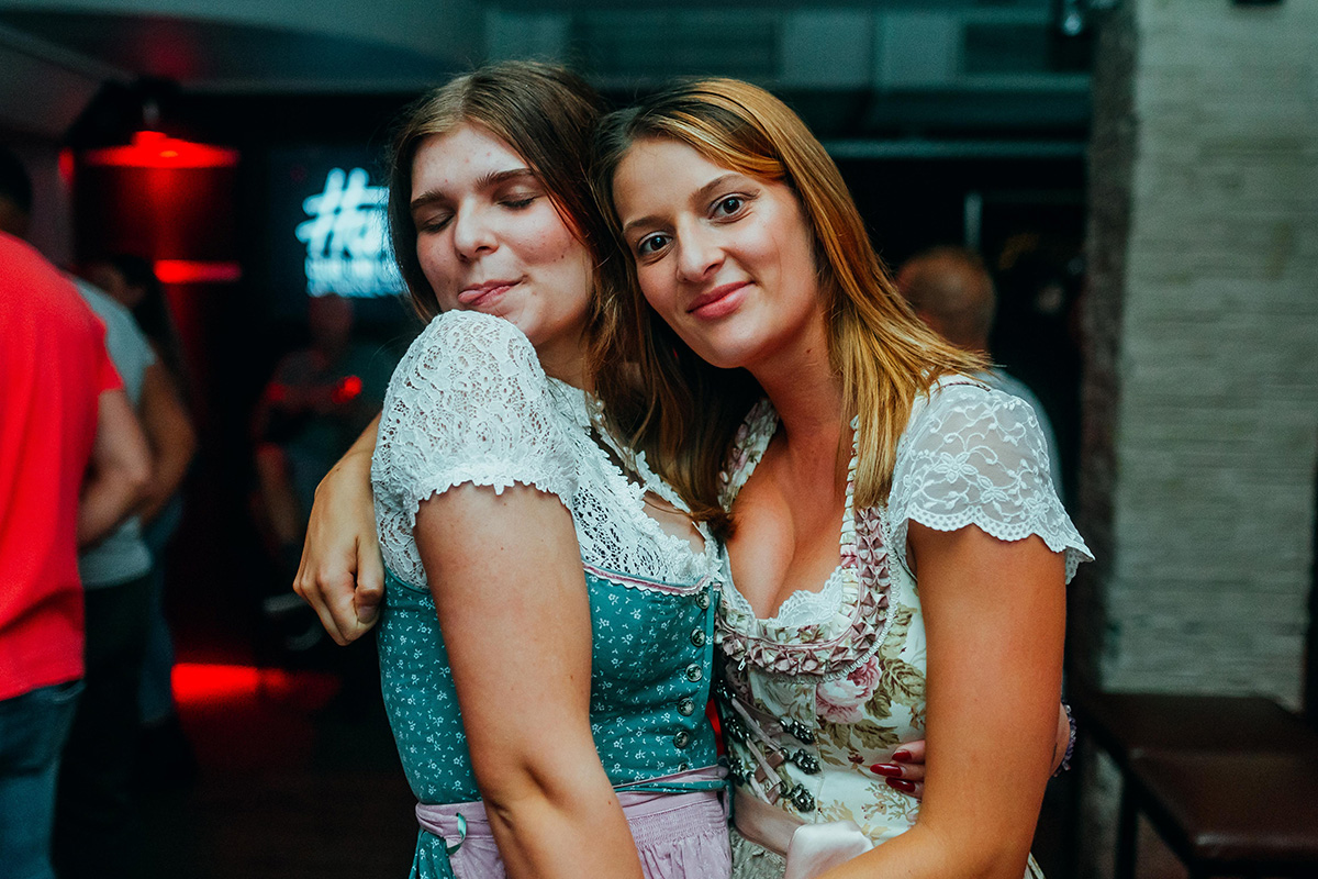 Bildergalerie: Die neuen Azubis feiern eine heiße Partynacht im Hashtag Weiden