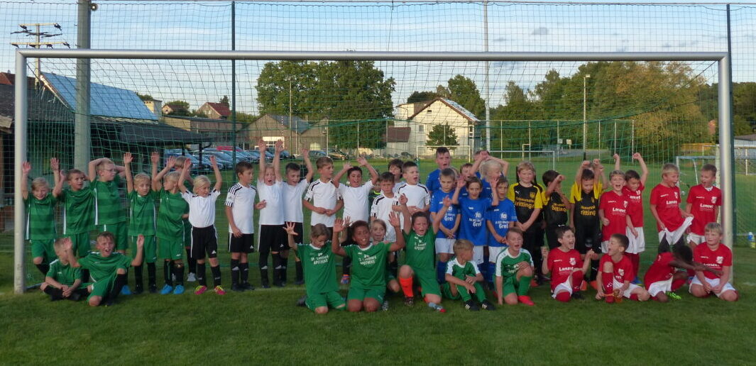 Minifußballfestival begeistert junge Kicker, Betreuer und Eltern