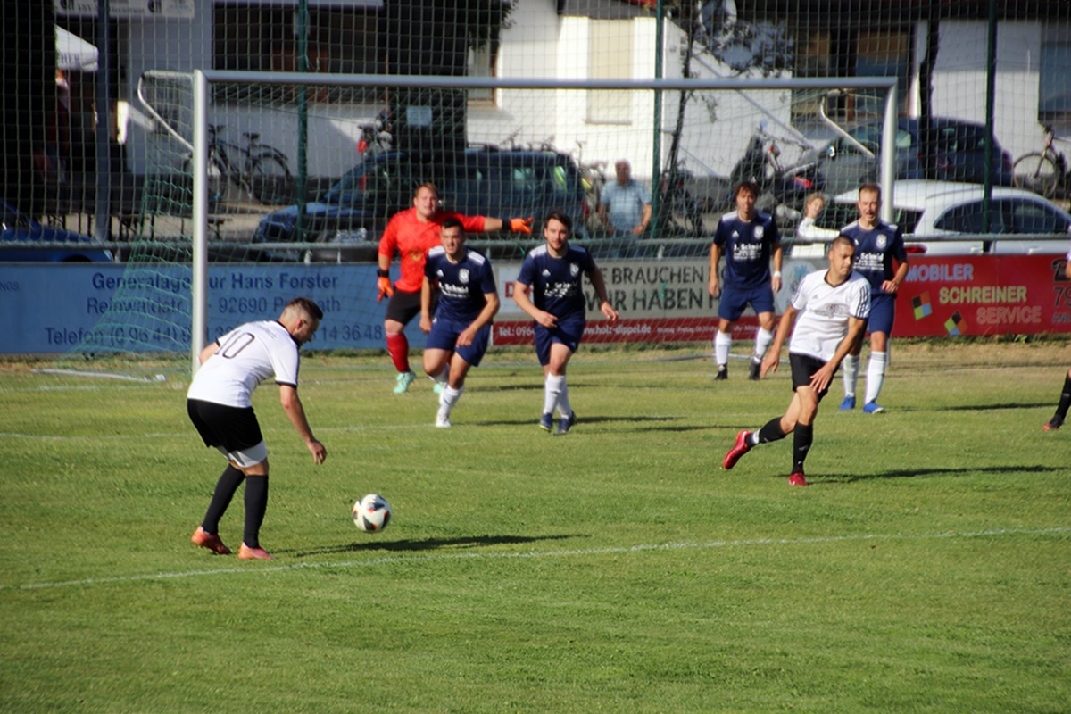 Kreisklasse West: Pressath empfängt Spitzenreiter Eschenbach zum Derby