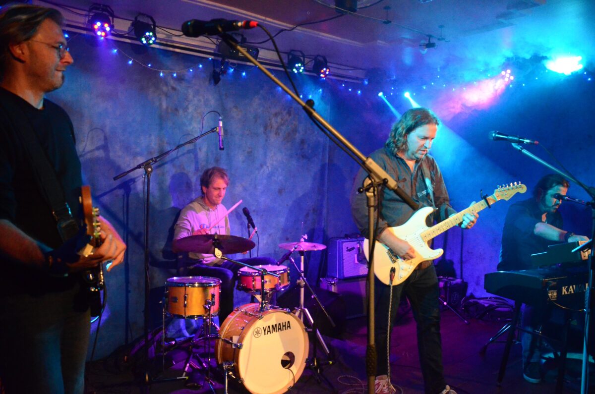 Von der Fürther Kirwa direkt rauf auf die "Live Stage"