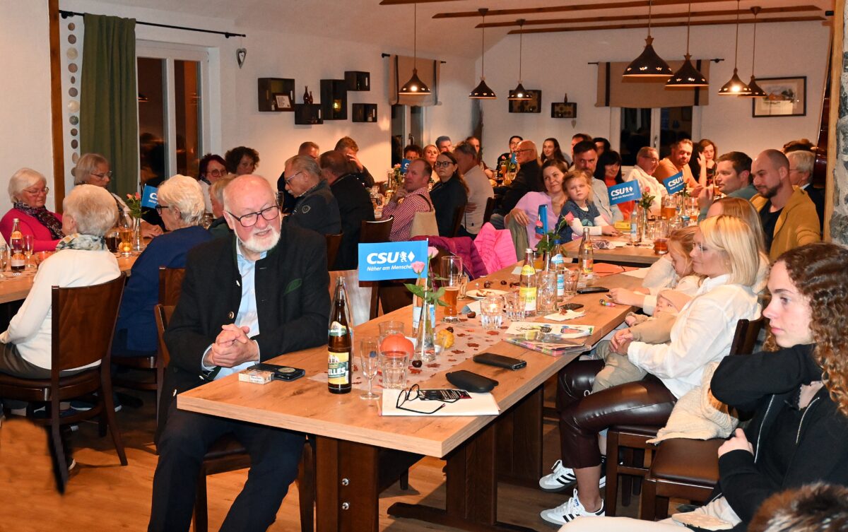 Beim Herbstfest feierten in der CSU Pirk Mitglieder die langjährige Mitgliedschaft