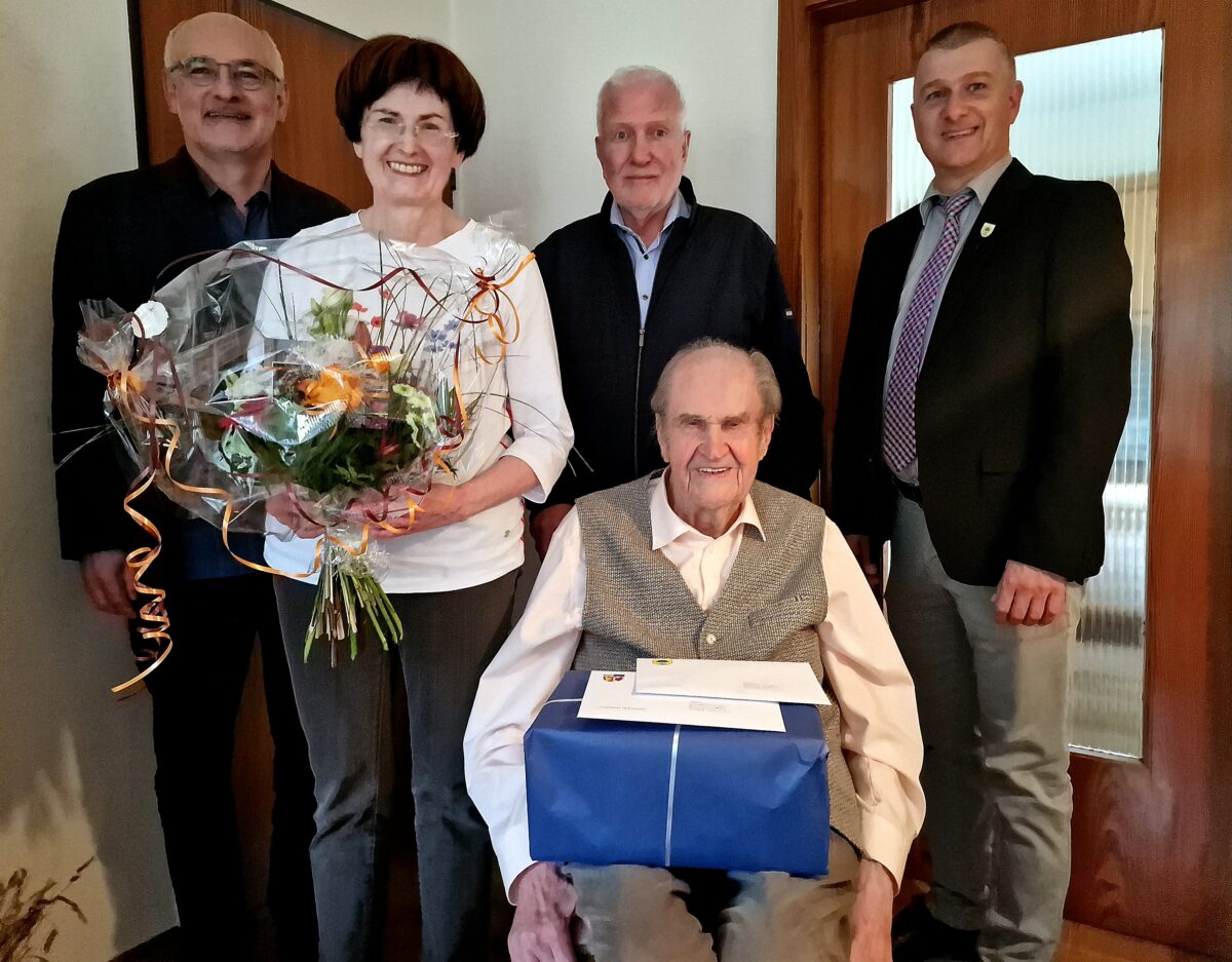 Rektor a. D. Wilhelm Knopp feiert seinen 95. Geburtstag