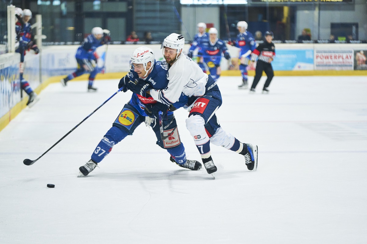 Blue Devils drehen beim Spitzenspiel in Heilbronn im letzten Drittel mächtig auf