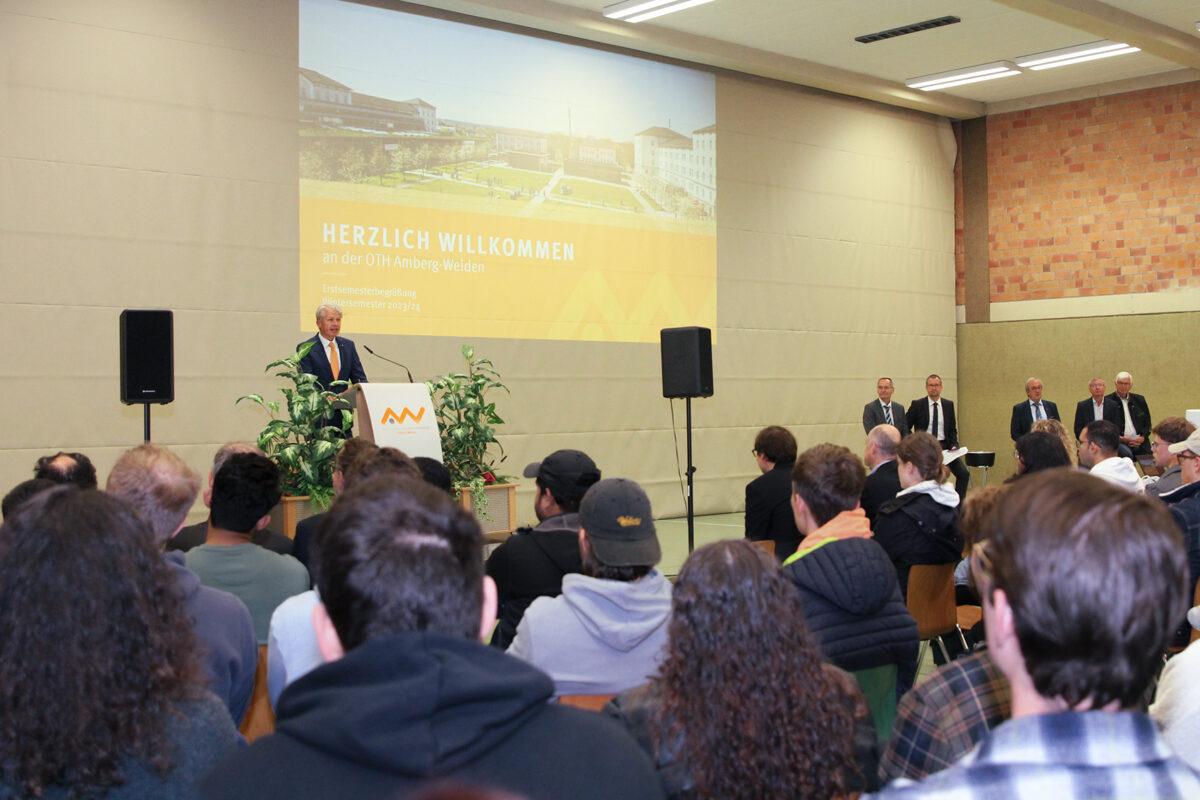 OTH Amberg-Weiden begrüßt rund 900 neue Studentinnen und Studenten