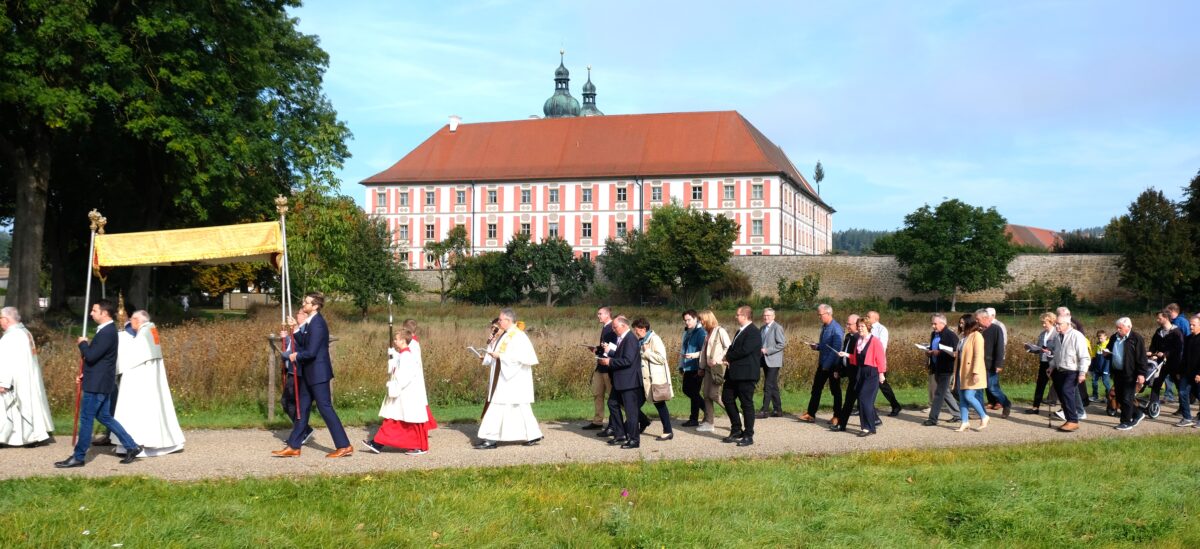 Die katholische Frömmigkeit ist marianisch geprägt