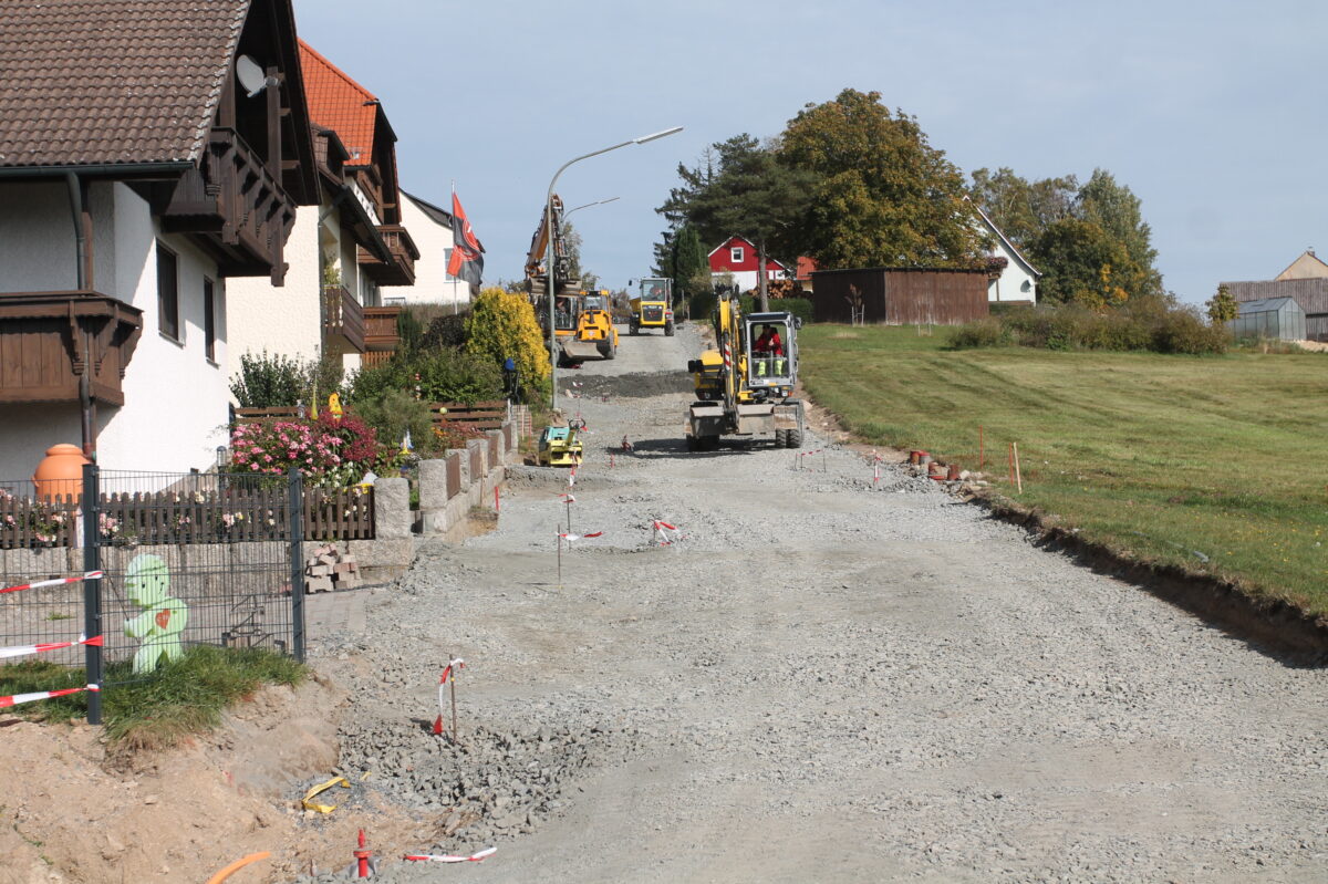 Straßenausbau liegt voll im Zeitplan