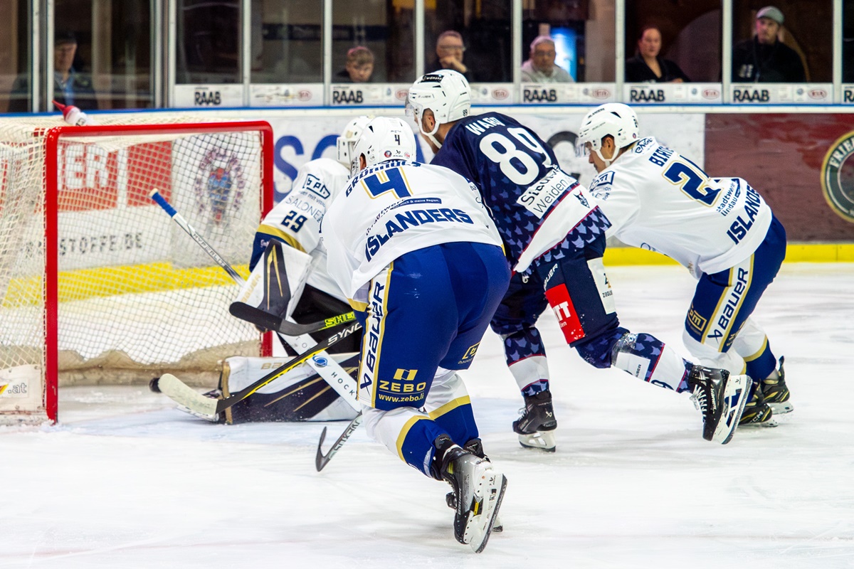 Blue Devils feiern bei den Höchstadt Alligators einen 3:1-Arbeitssieg