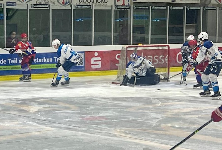 U 17 der Young Blue Devils zieht nach 7:2-Sieg gegen Erding in die Meisterrunde ein